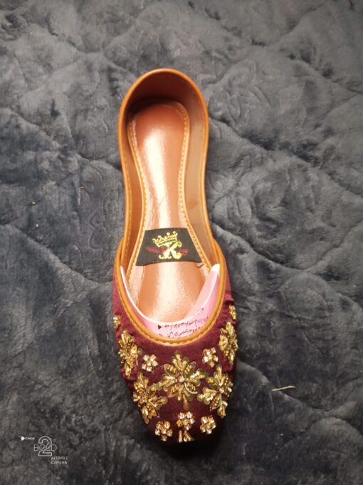 Maroon Floral Embellished Khussa - Image 5